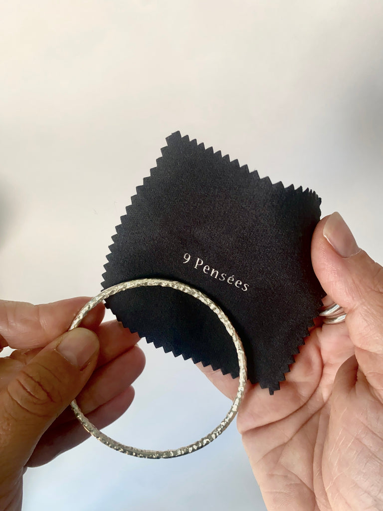 Comment nettoyer vos bijoux en argent 925 ? - 9 Pensées